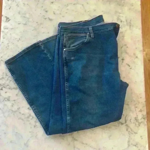 Men’s 42 x 30 cowboy cut Wrangler denim - Picture 1 of 6